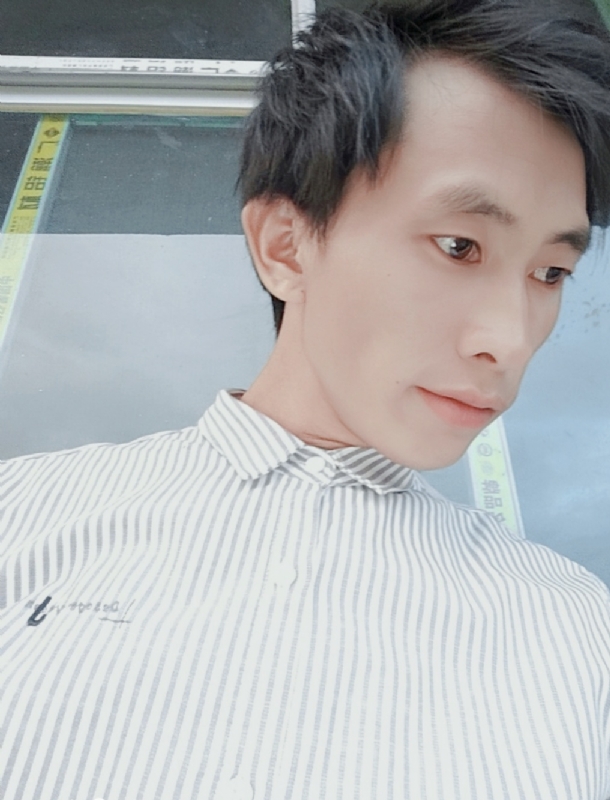 寻找下一个路口的第一张照片--云南蓝颜知己交友网