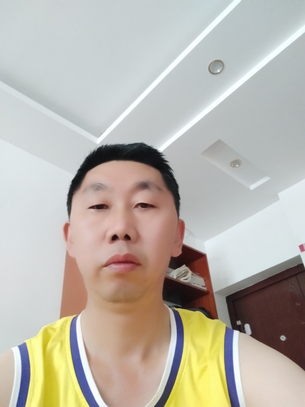 写尽半生纸上酸的第一张照片--云南蓝颜知己交友网