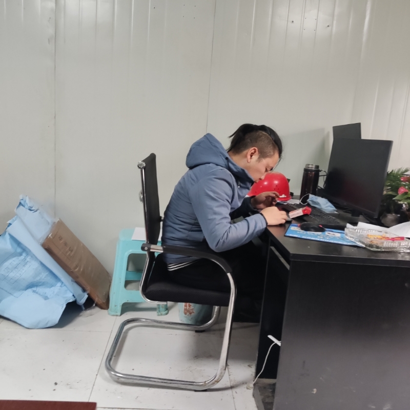 太空舱的第一张照片--云南蓝颜知己交友网